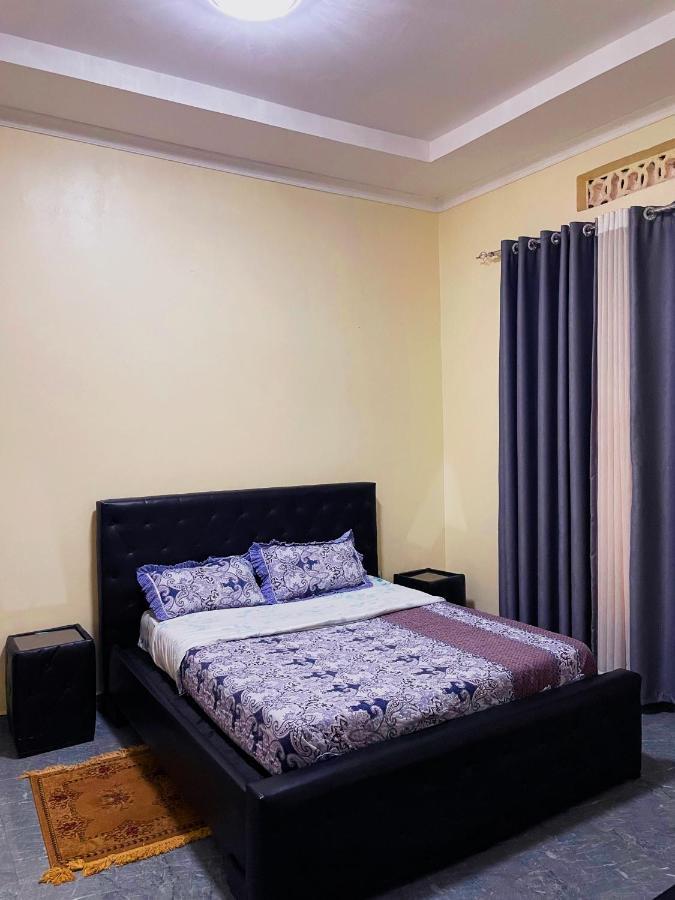 Zeo Airbnb - Cheap Apartment In Кігалі Екстер'єр фото
